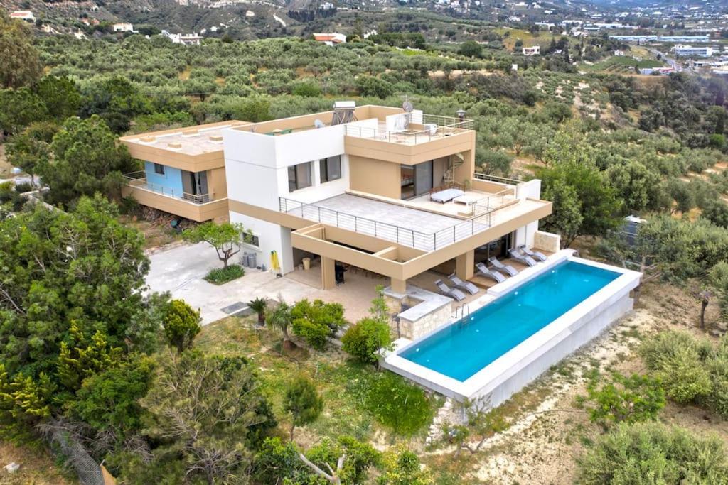 Mirtylla Luxury Retreat W Pool, Bbq And Gym Villa Héraklion